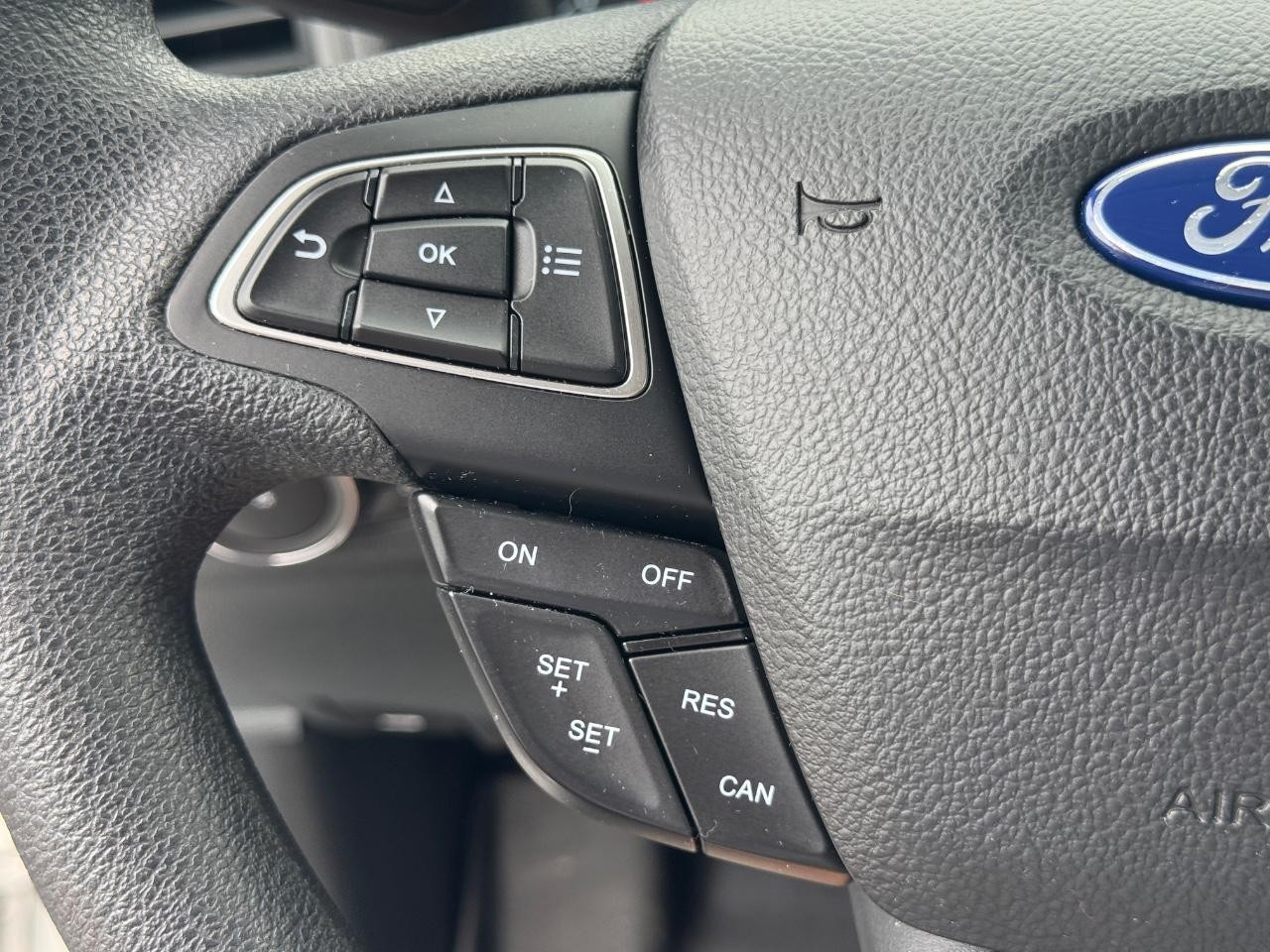 Ford EcoSport Vehicle Full-screen Gallery Image 20
