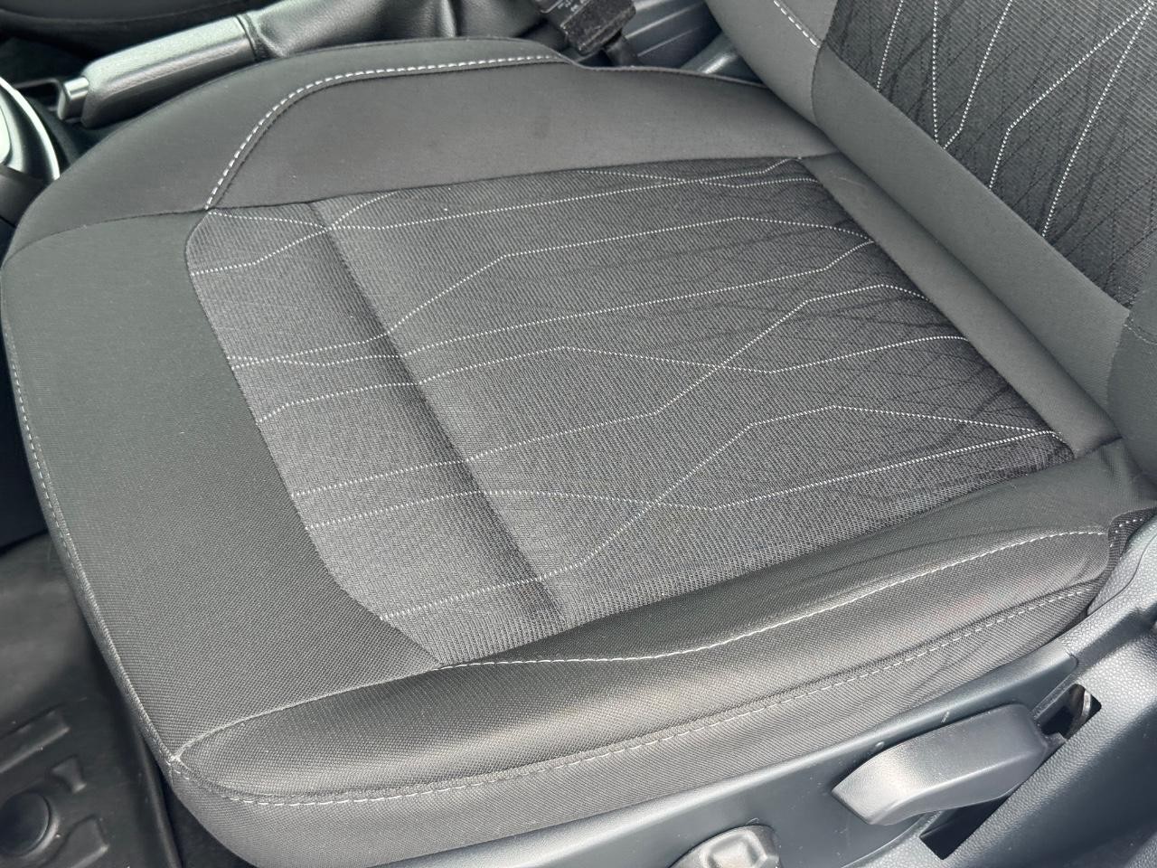 Ford EcoSport Vehicle Full-screen Gallery Image 25