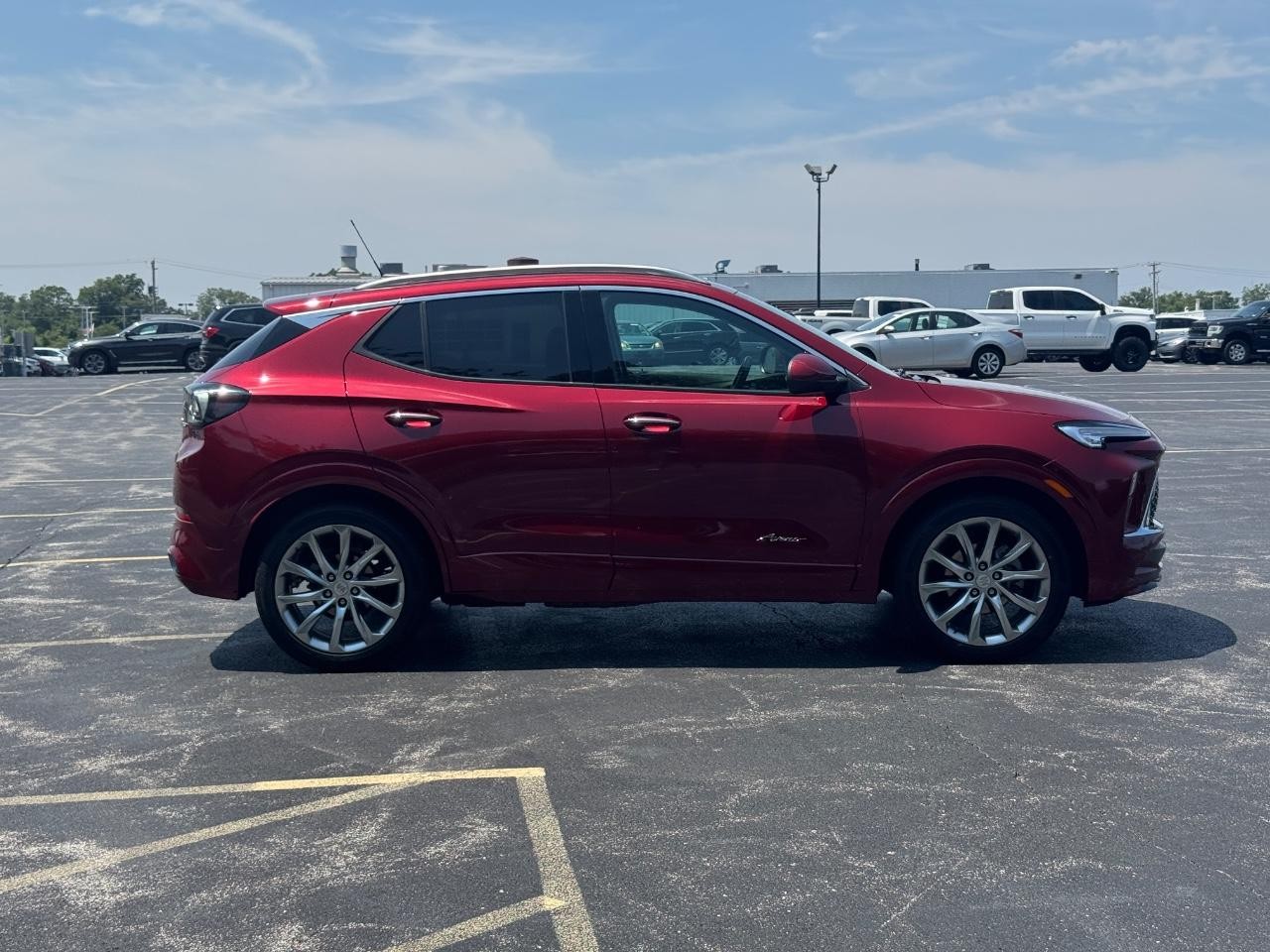 Buick Encore GX Vehicle Full-screen Gallery Image 03