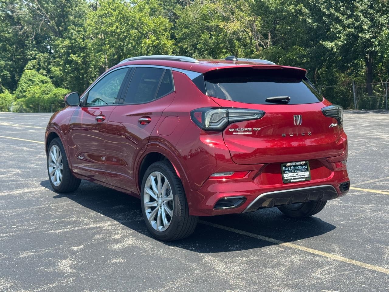 Buick Encore GX Vehicle Full-screen Gallery Image 07