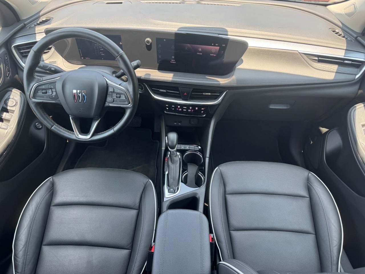 Buick Encore GX Vehicle Full-screen Gallery Image 12