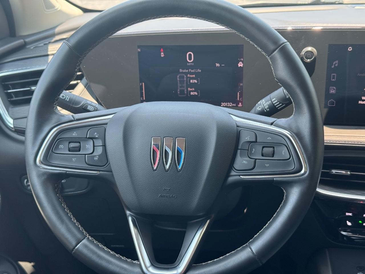Buick Encore GX Vehicle Full-screen Gallery Image 13