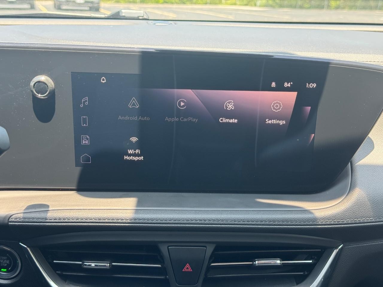 Buick Encore GX Vehicle Full-screen Gallery Image 14