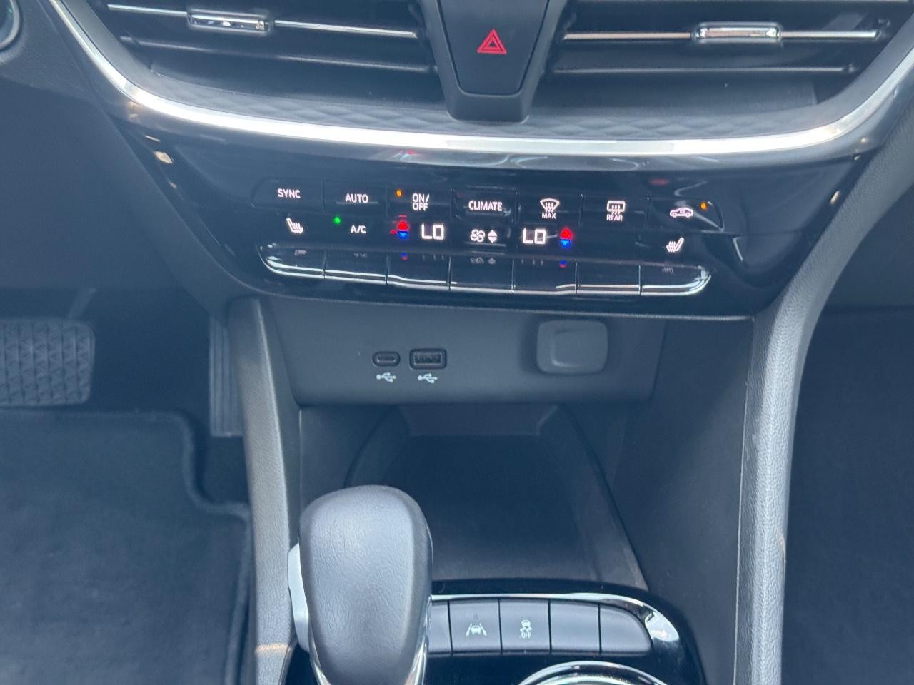 Buick Encore GX Vehicle Full-screen Gallery Image 15