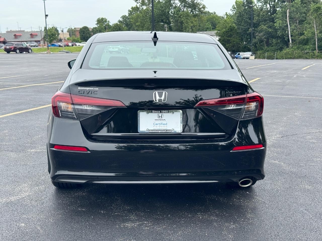 Honda Civic Sedan Vehicle Full-screen Gallery Image 06