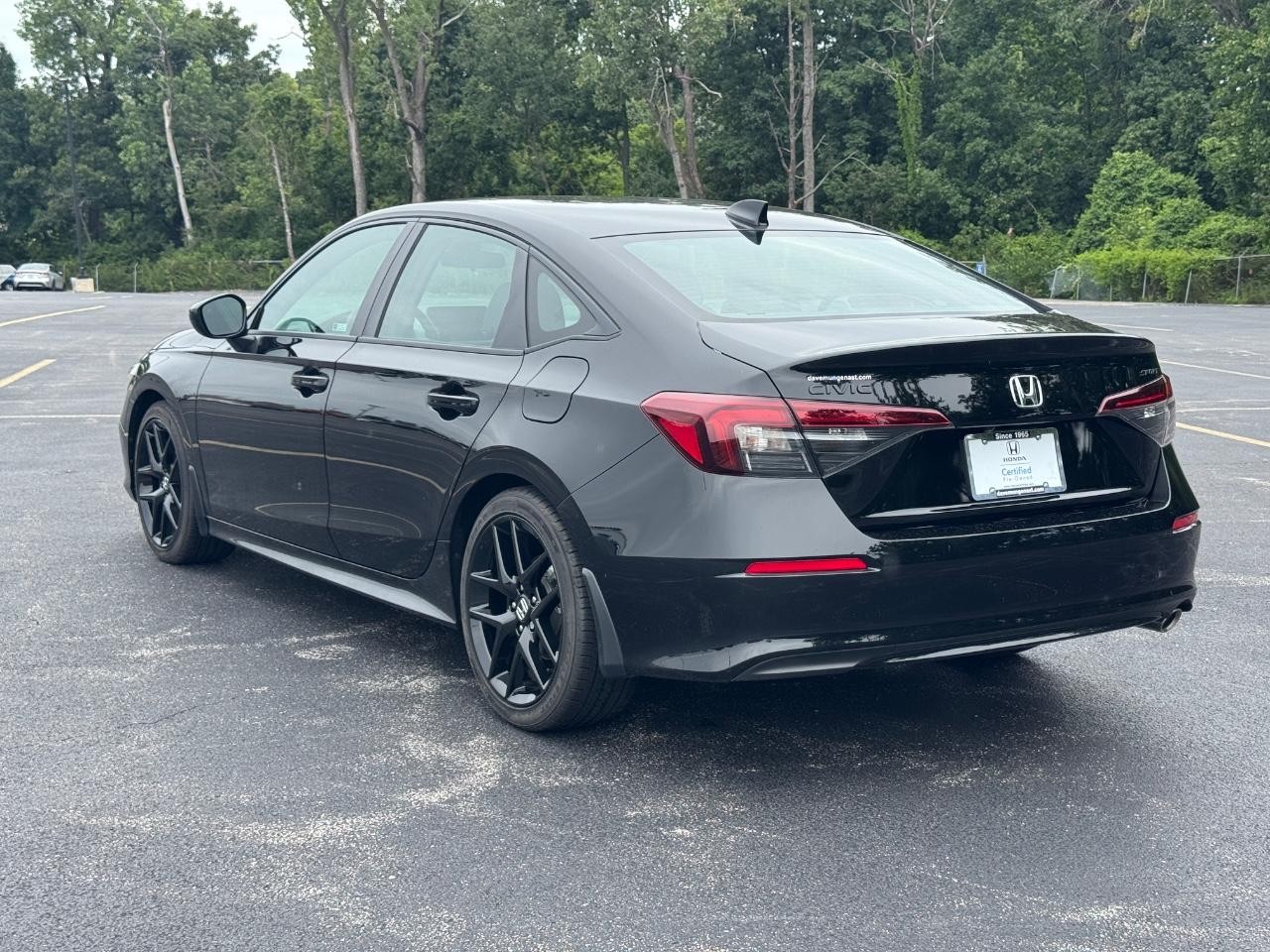Honda Civic Sedan Vehicle Full-screen Gallery Image 07