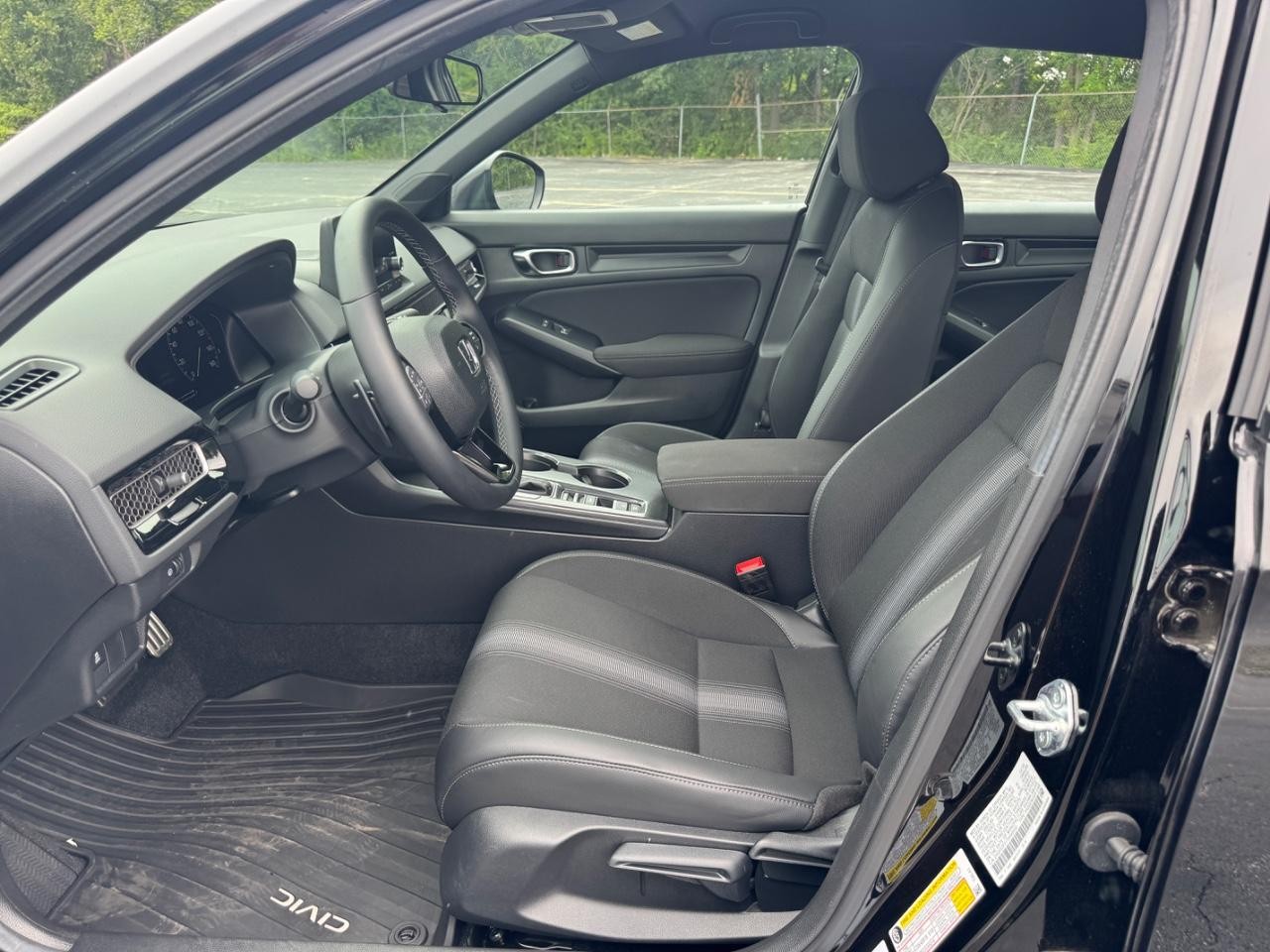 Honda Civic Sedan Vehicle Full-screen Gallery Image 17