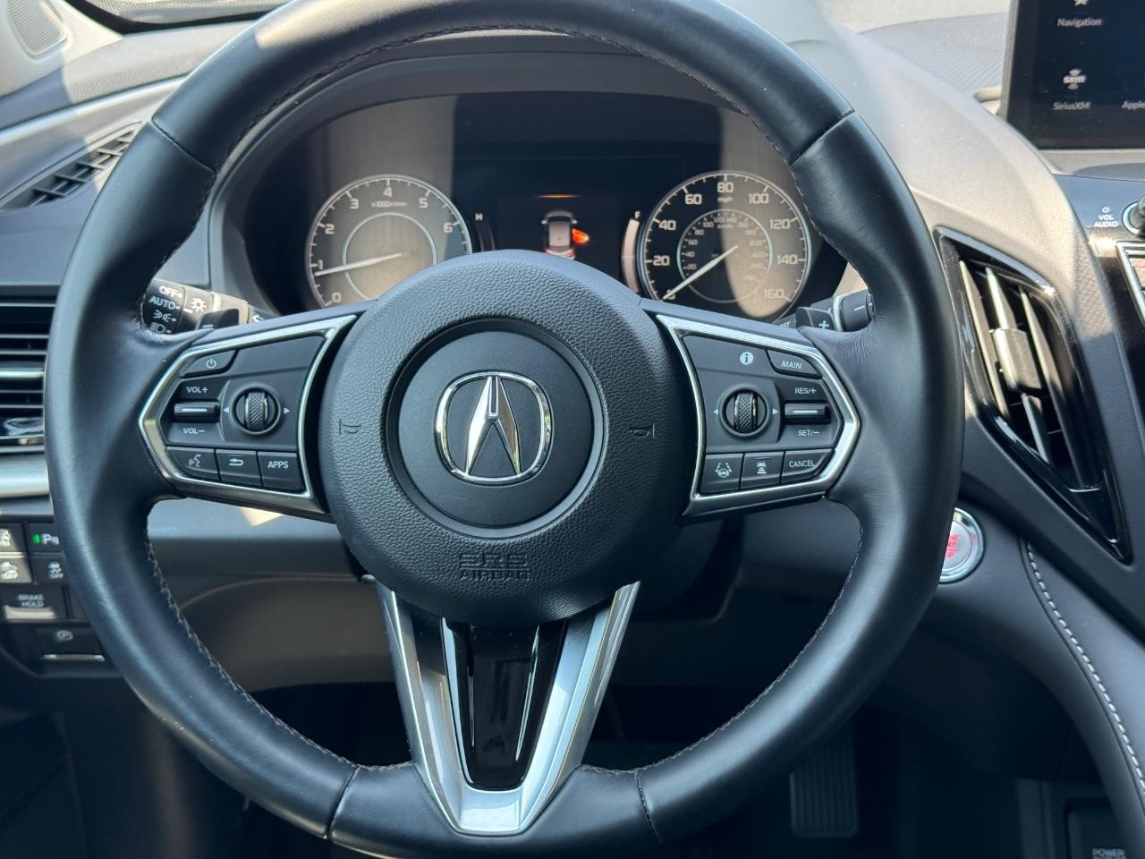 Acura RDX Vehicle Full-screen Gallery Image 13