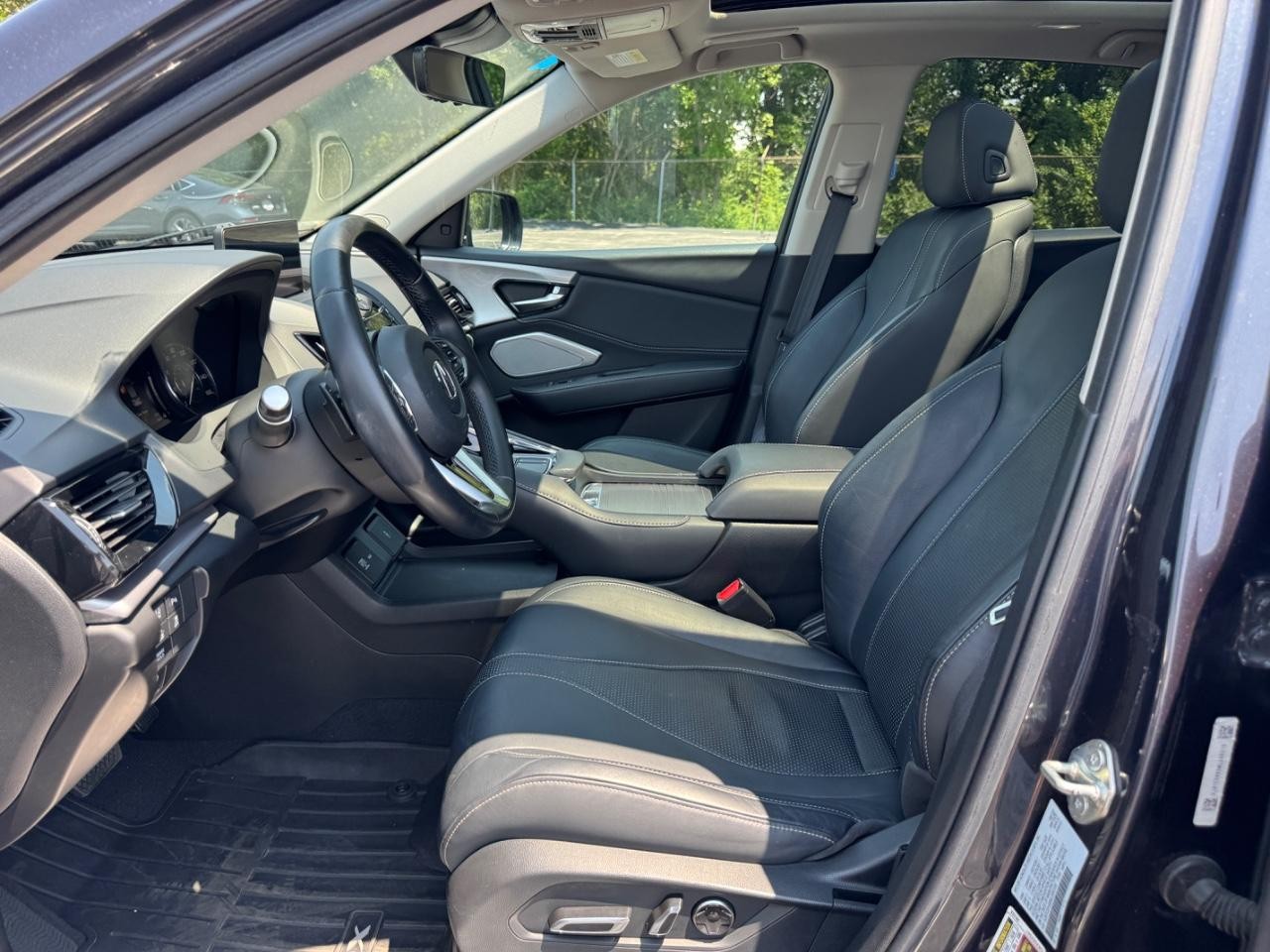 Acura RDX Vehicle Full-screen Gallery Image 19