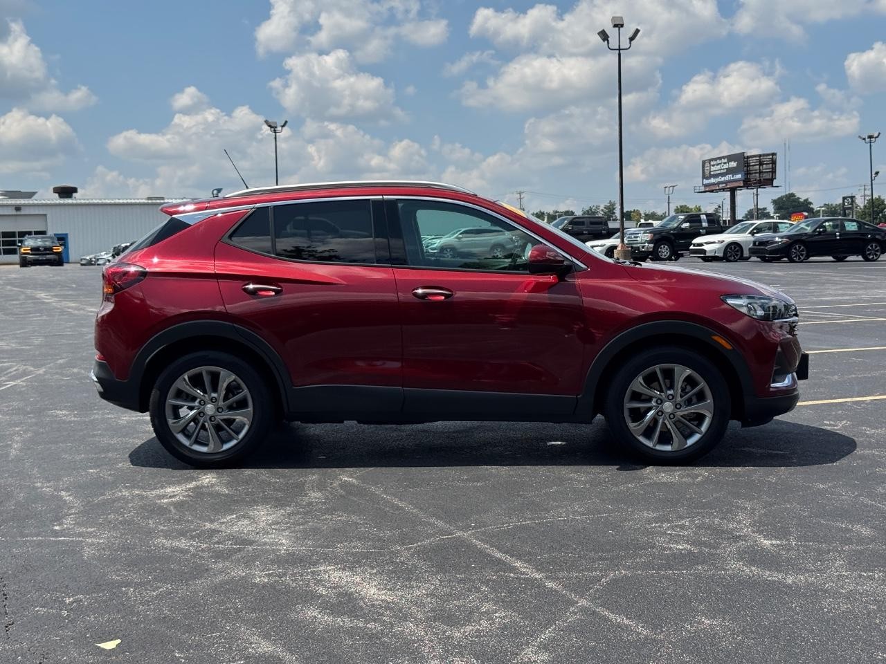 Buick Encore GX Vehicle Full-screen Gallery Image 03