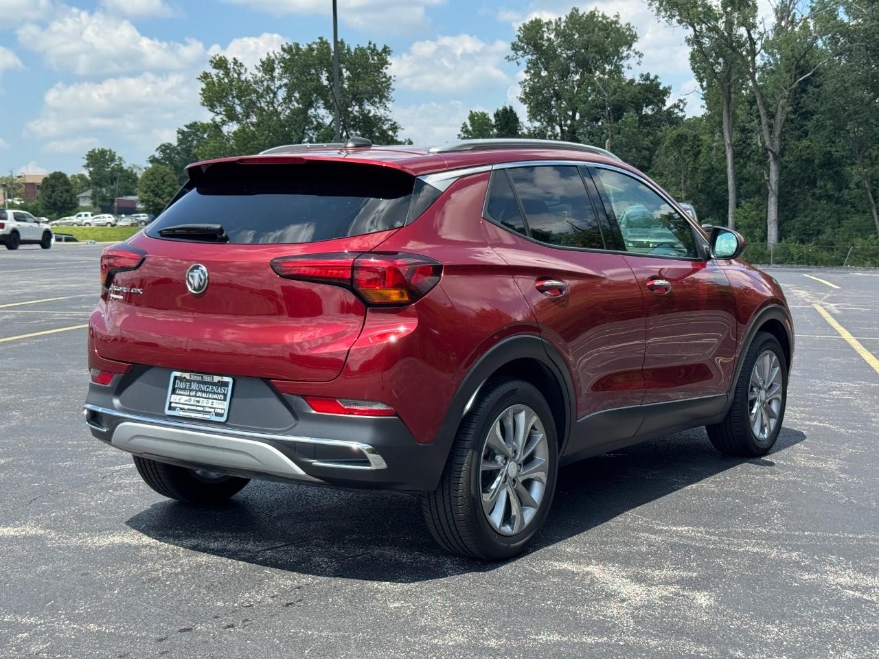 Buick Encore GX Vehicle Full-screen Gallery Image 04
