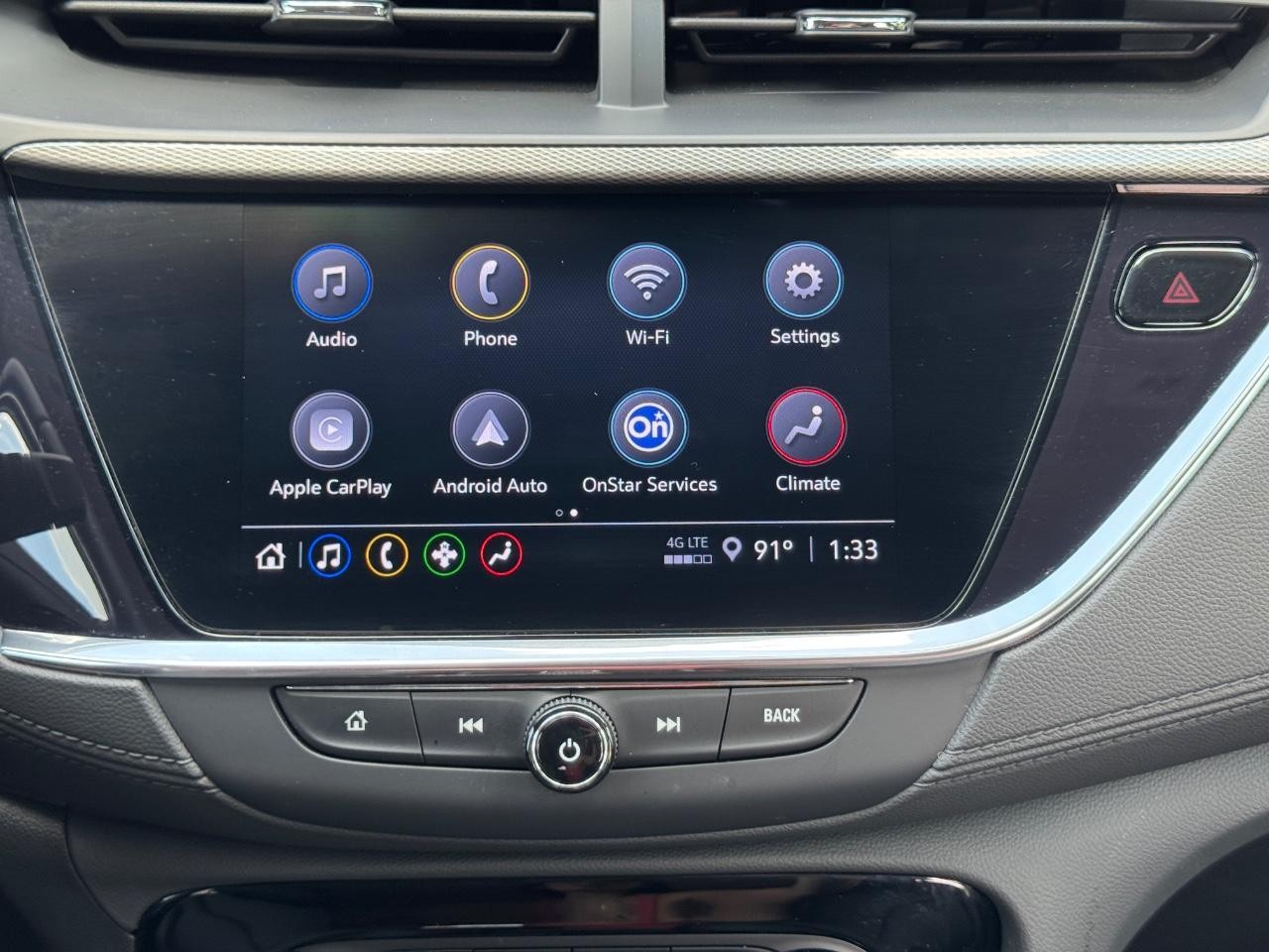 Buick Encore GX Vehicle Full-screen Gallery Image 14