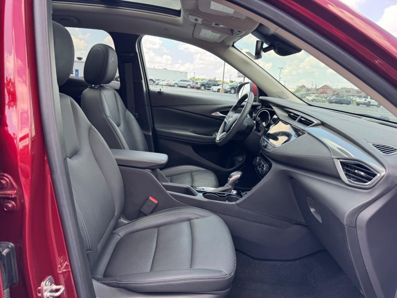 Buick Encore GX Vehicle Full-screen Gallery Image 17