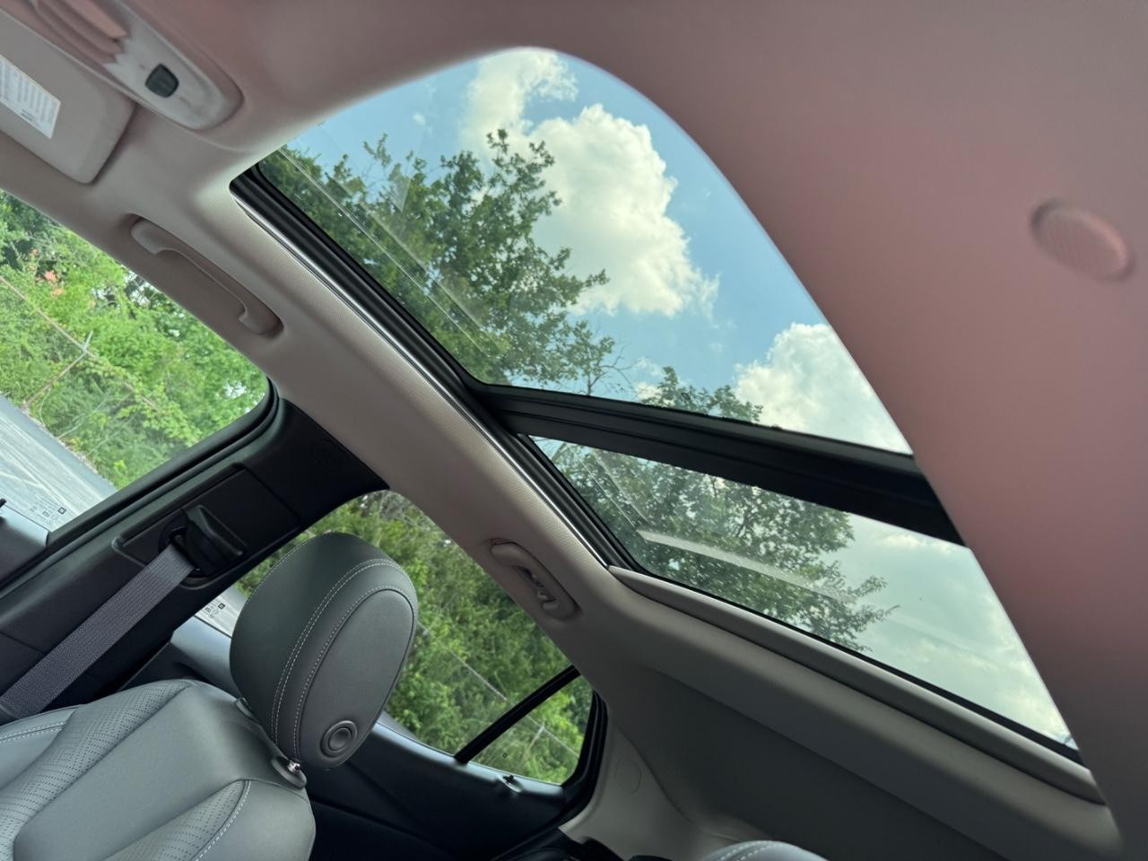 Buick Encore GX Vehicle Full-screen Gallery Image 19