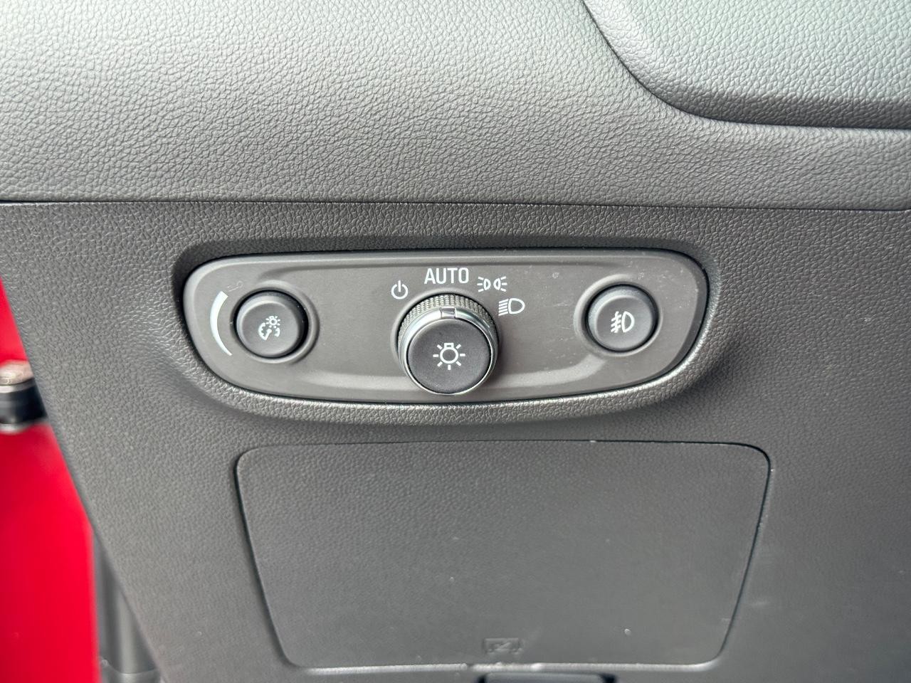 Buick Encore GX Vehicle Full-screen Gallery Image 23