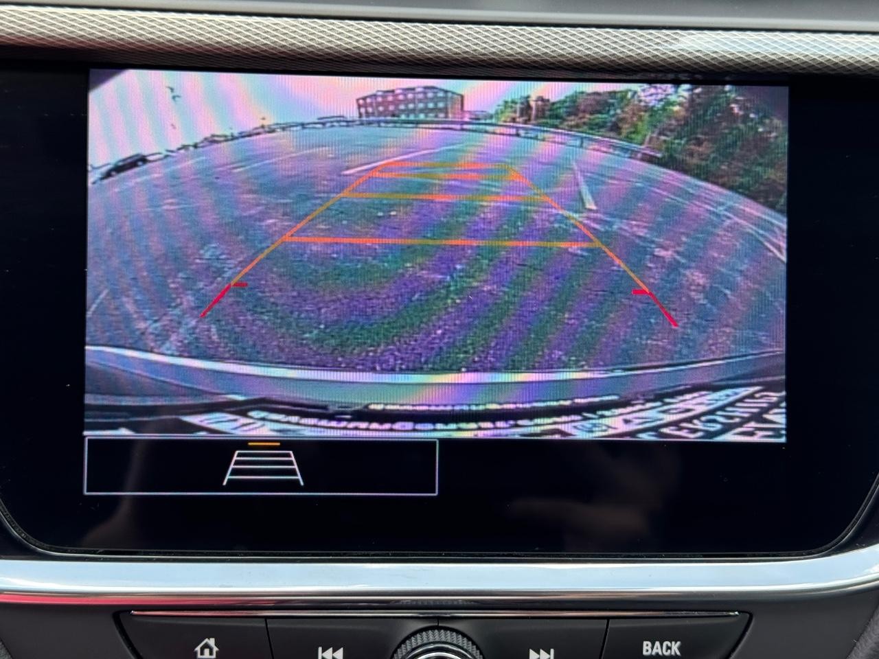Buick Encore GX Vehicle Full-screen Gallery Image 24
