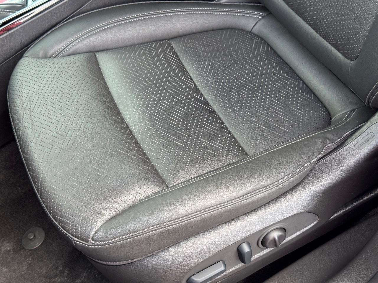Buick Encore GX Vehicle Full-screen Gallery Image 26