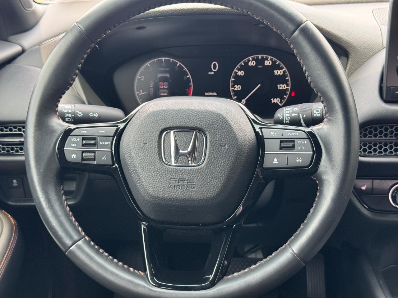 Honda HR-V Vehicle Full-screen Gallery Image 13
