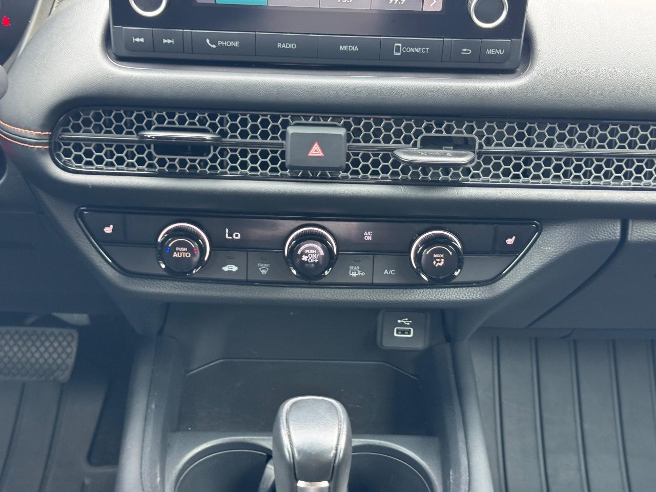 Honda HR-V Vehicle Full-screen Gallery Image 15