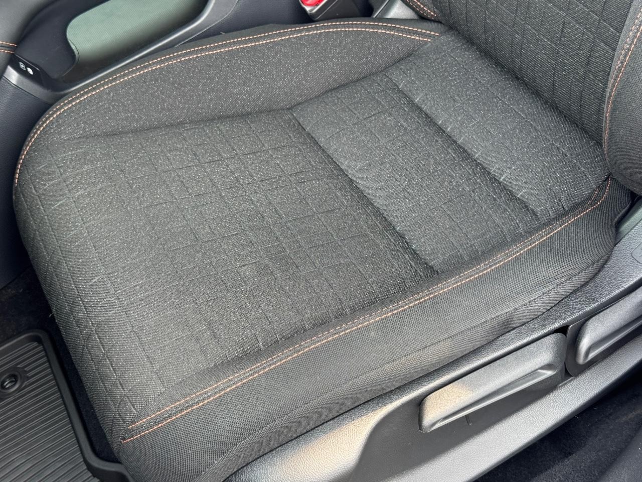 Honda HR-V Vehicle Full-screen Gallery Image 25