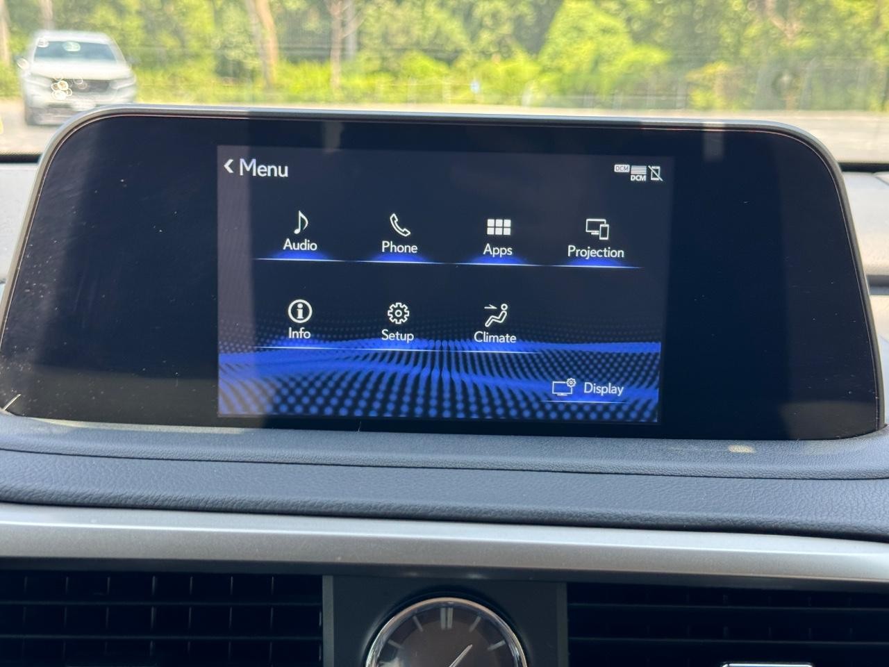 Lexus RX Vehicle Full-screen Gallery Image 14