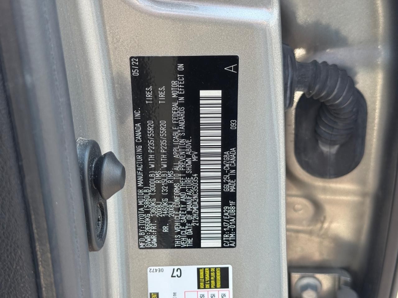 Lexus RX Vehicle Full-screen Gallery Image 28