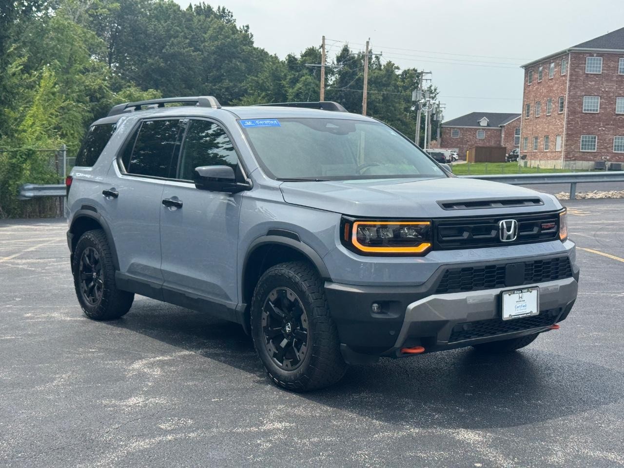 Honda Passport Vehicle Full-screen Gallery Image 02