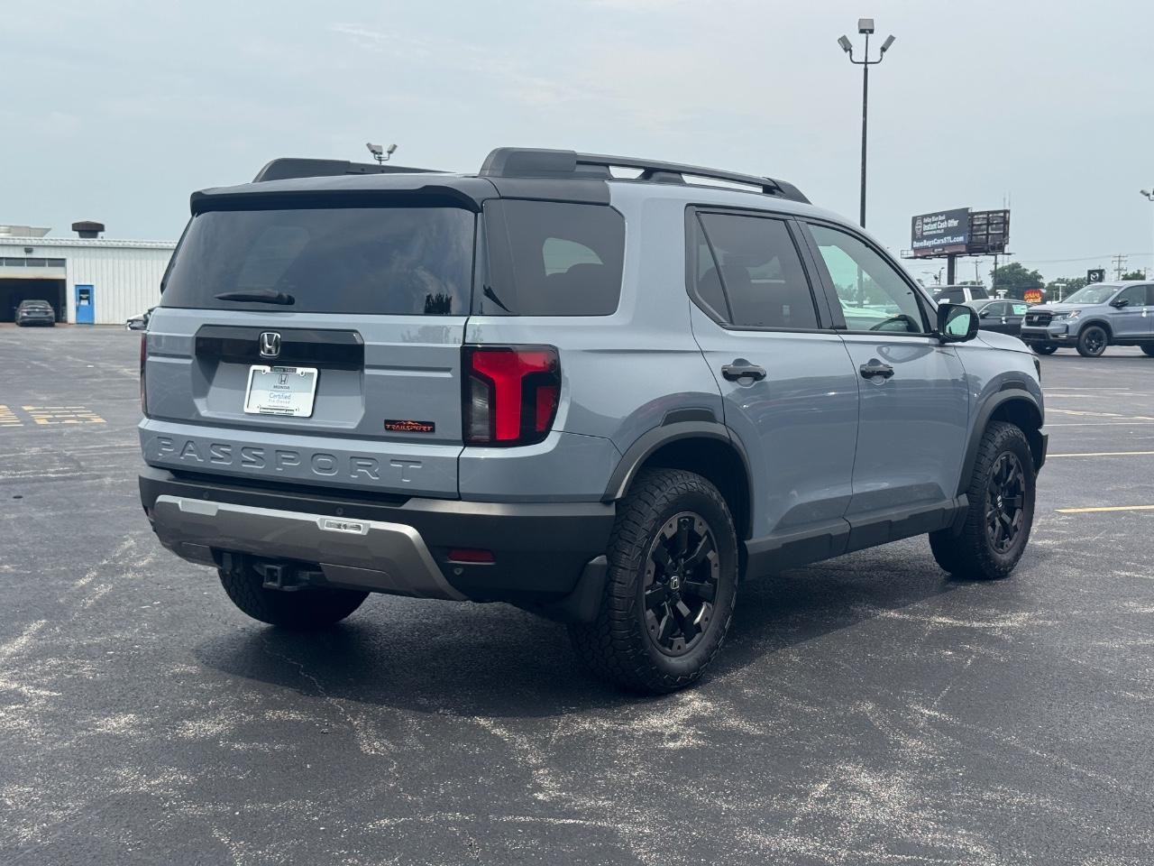 Honda Passport Vehicle Full-screen Gallery Image 04
