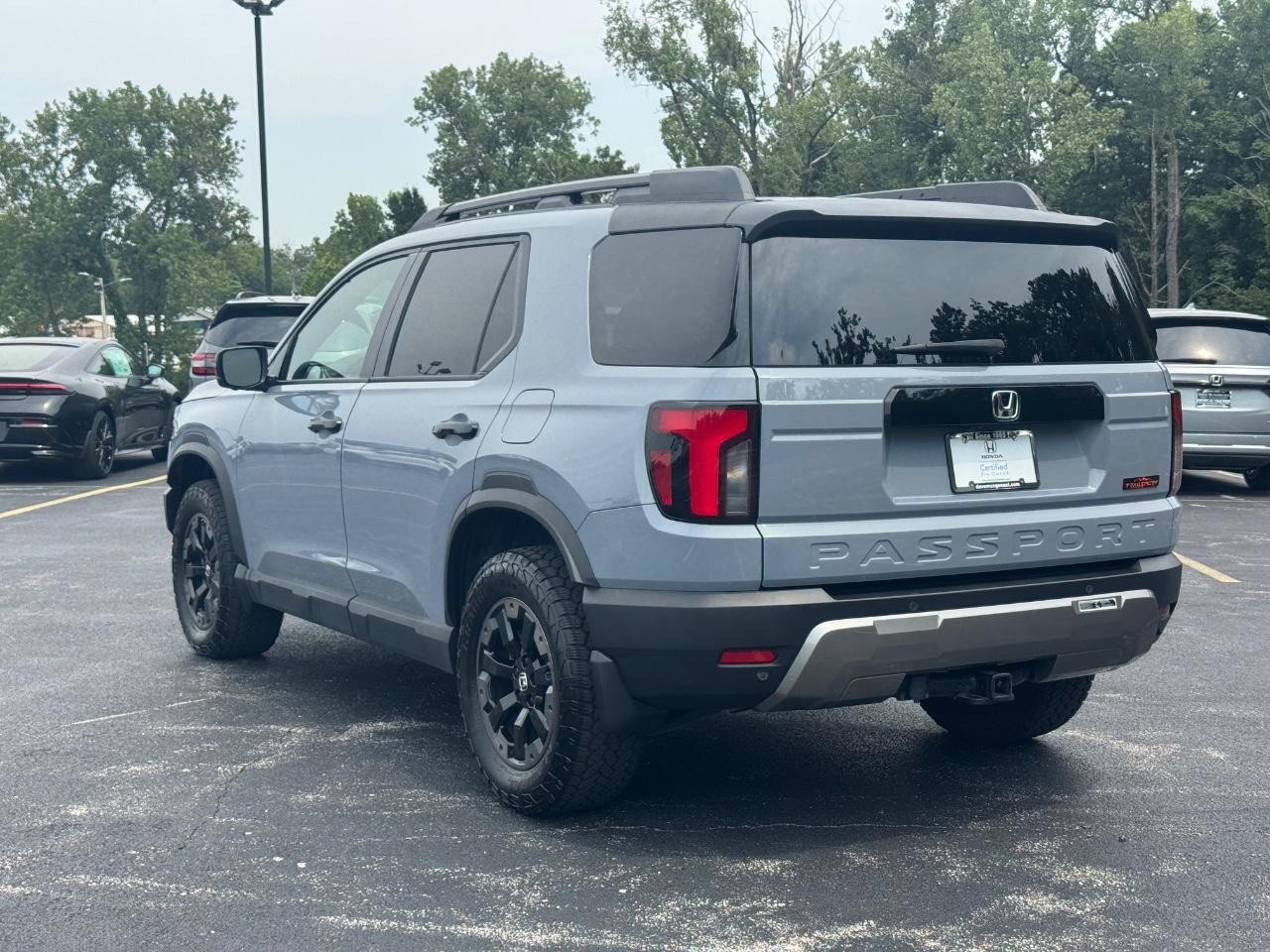 Honda Passport Vehicle Full-screen Gallery Image 07