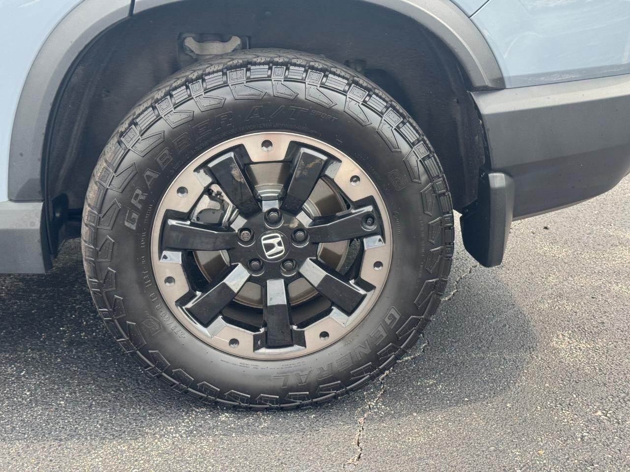 Honda Passport Vehicle Full-screen Gallery Image 08