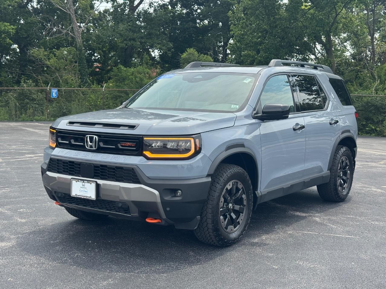 Honda Passport Vehicle Full-screen Gallery Image 09