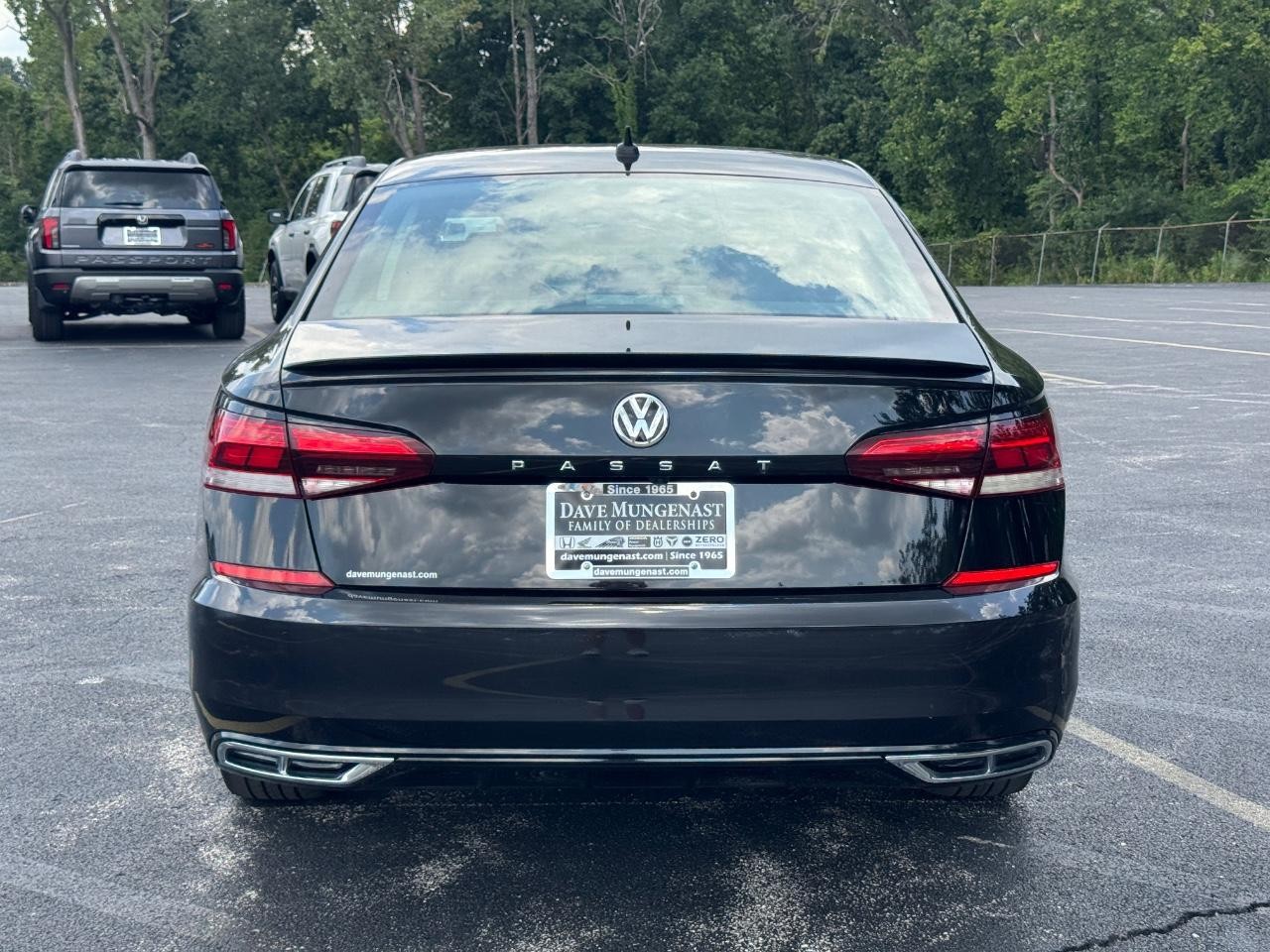 Volkswagen Passat Vehicle Full-screen Gallery Image 06
