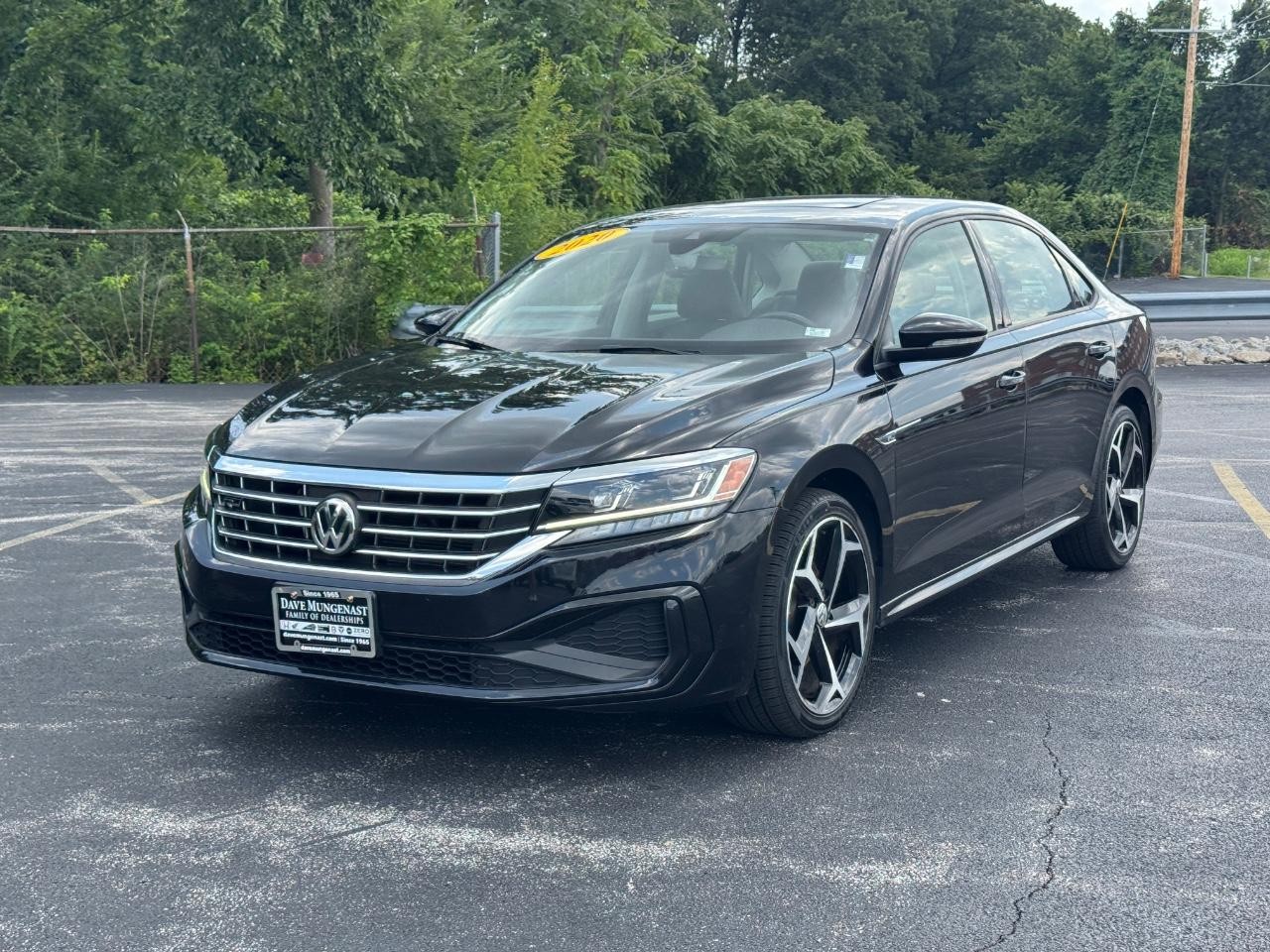 Volkswagen Passat Vehicle Full-screen Gallery Image 09