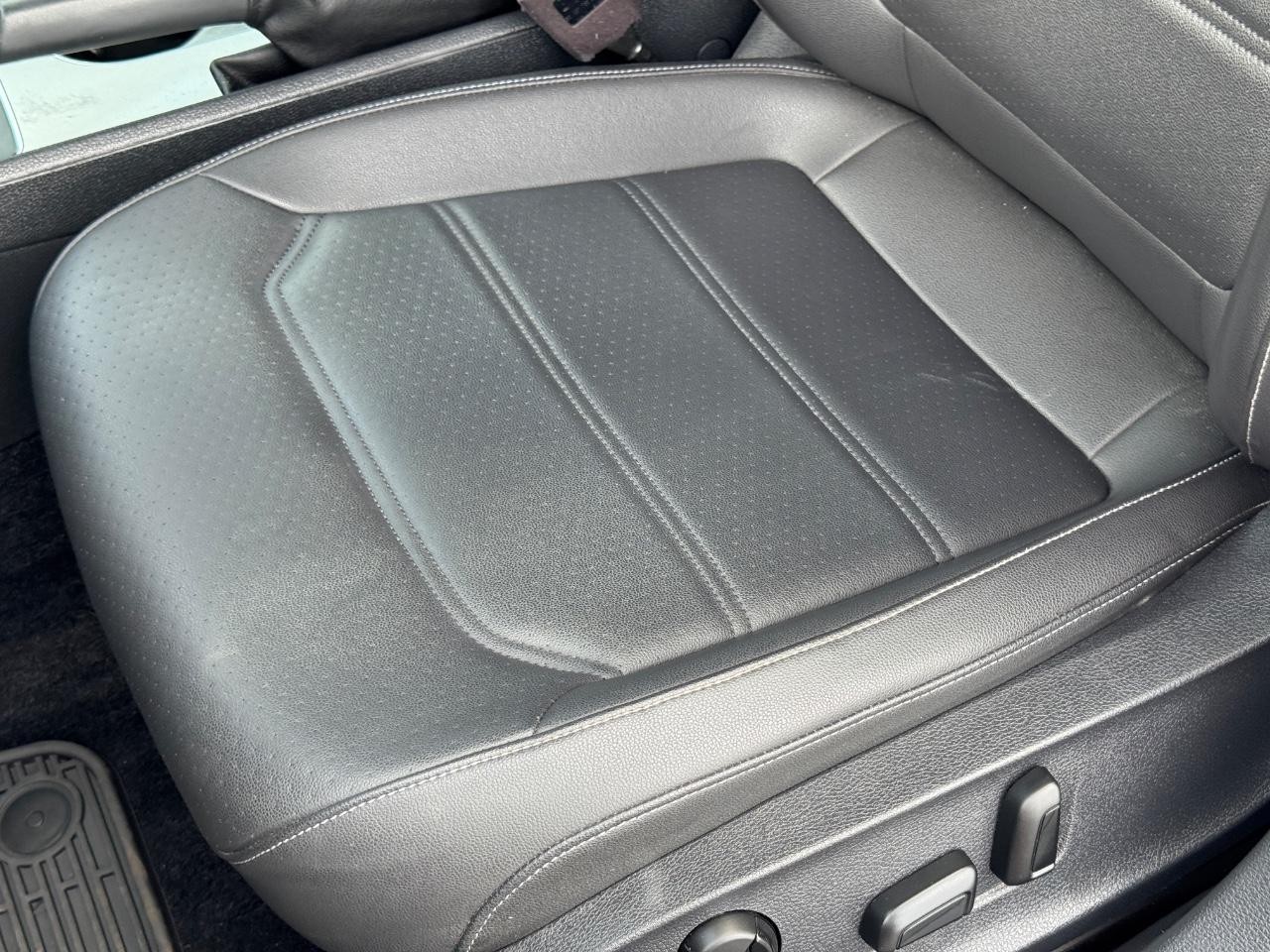 Volkswagen Passat Vehicle Full-screen Gallery Image 27