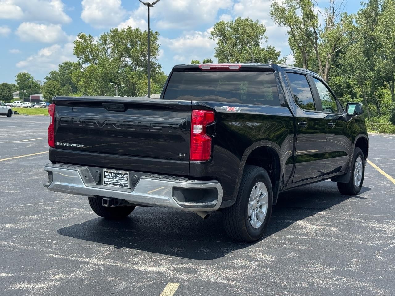 Chevrolet Silverado 1500 Vehicle Full-screen Gallery Image 04