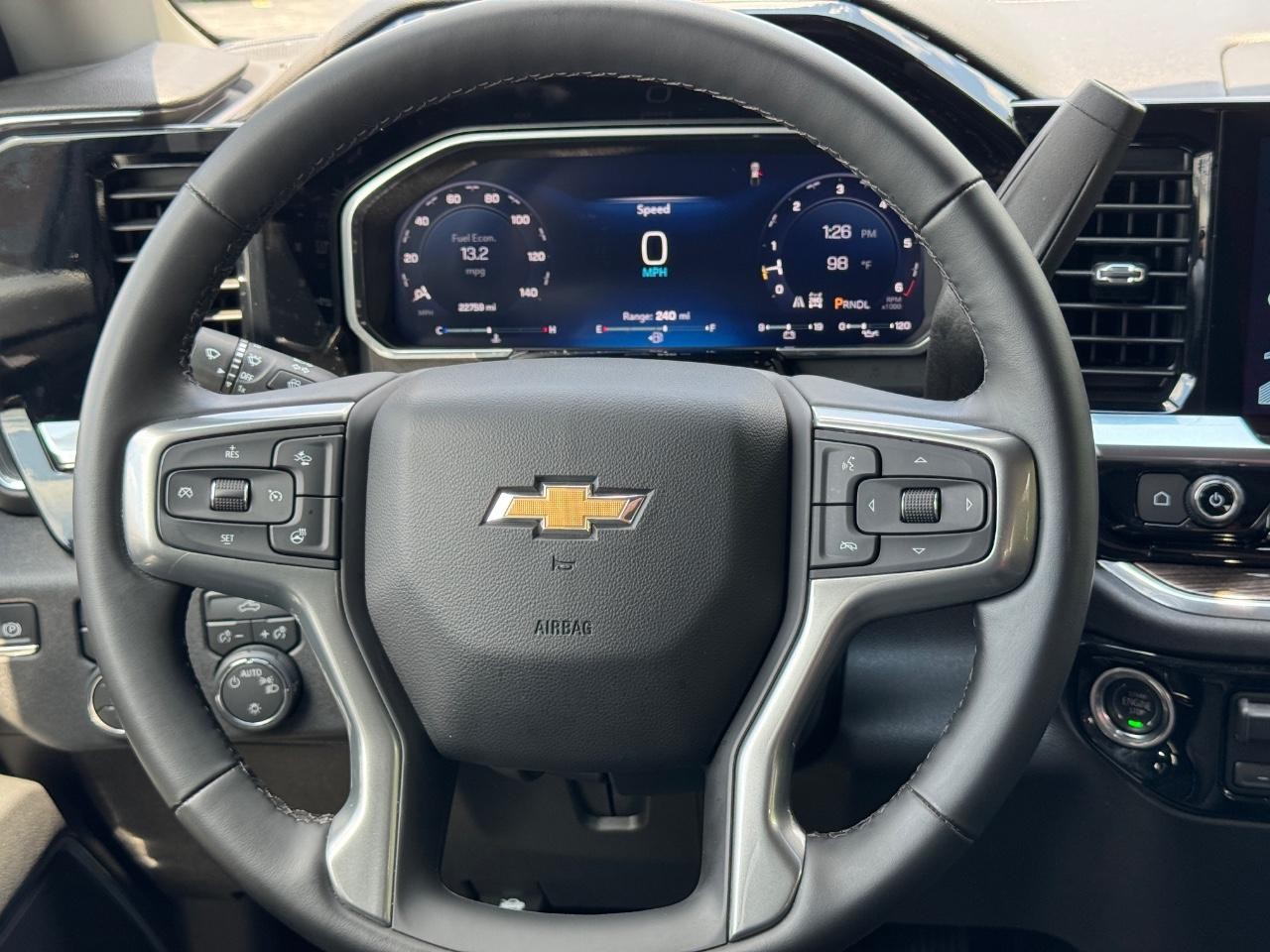 Chevrolet Silverado 1500 Vehicle Full-screen Gallery Image 13