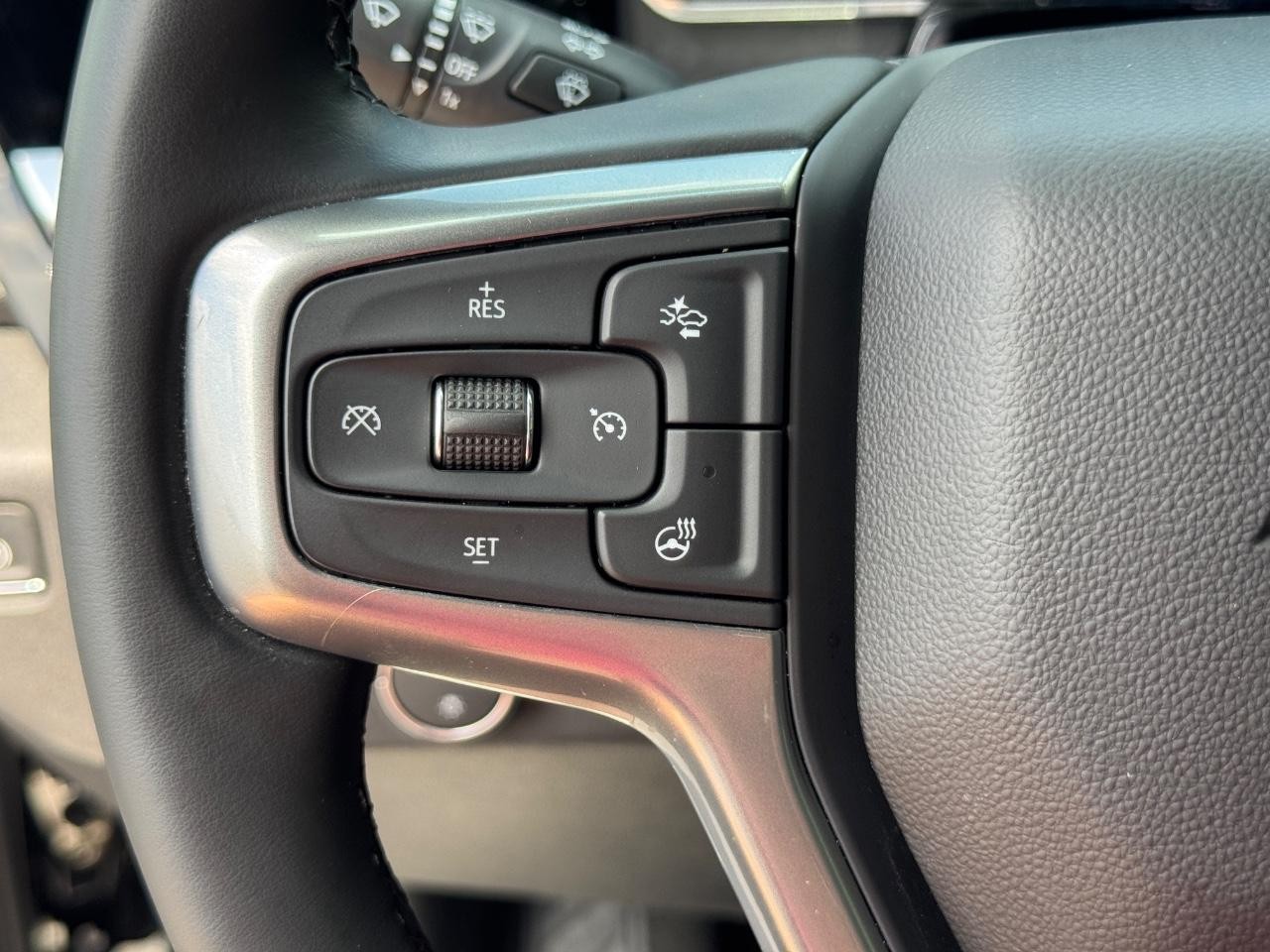 Chevrolet Silverado 1500 Vehicle Full-screen Gallery Image 20
