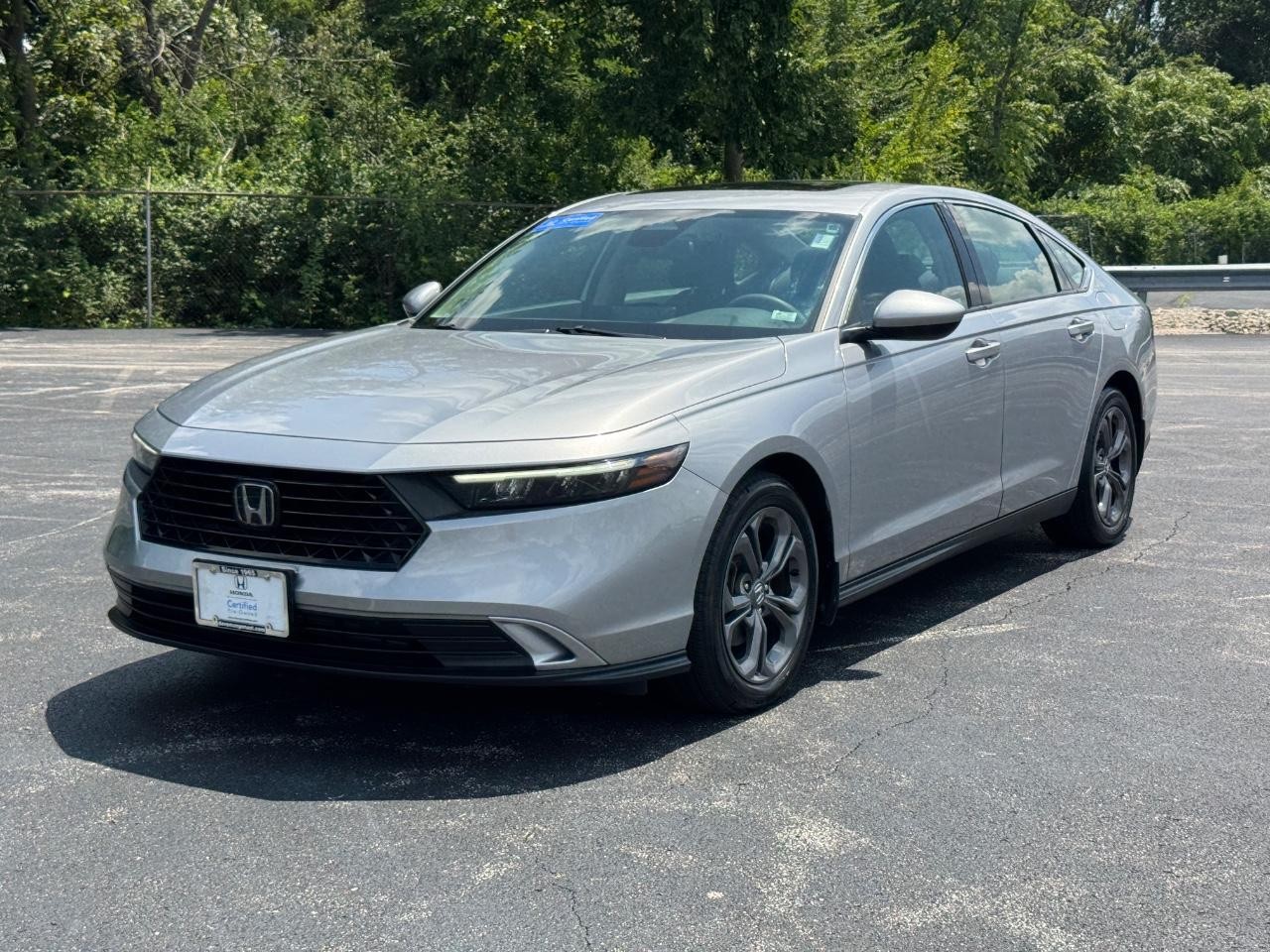 Honda Accord Sedan Vehicle Full-screen Gallery Image 09