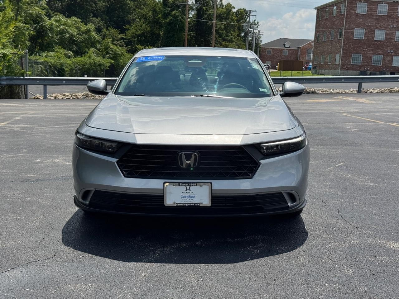 Honda Accord Sedan Vehicle Full-screen Gallery Image 10