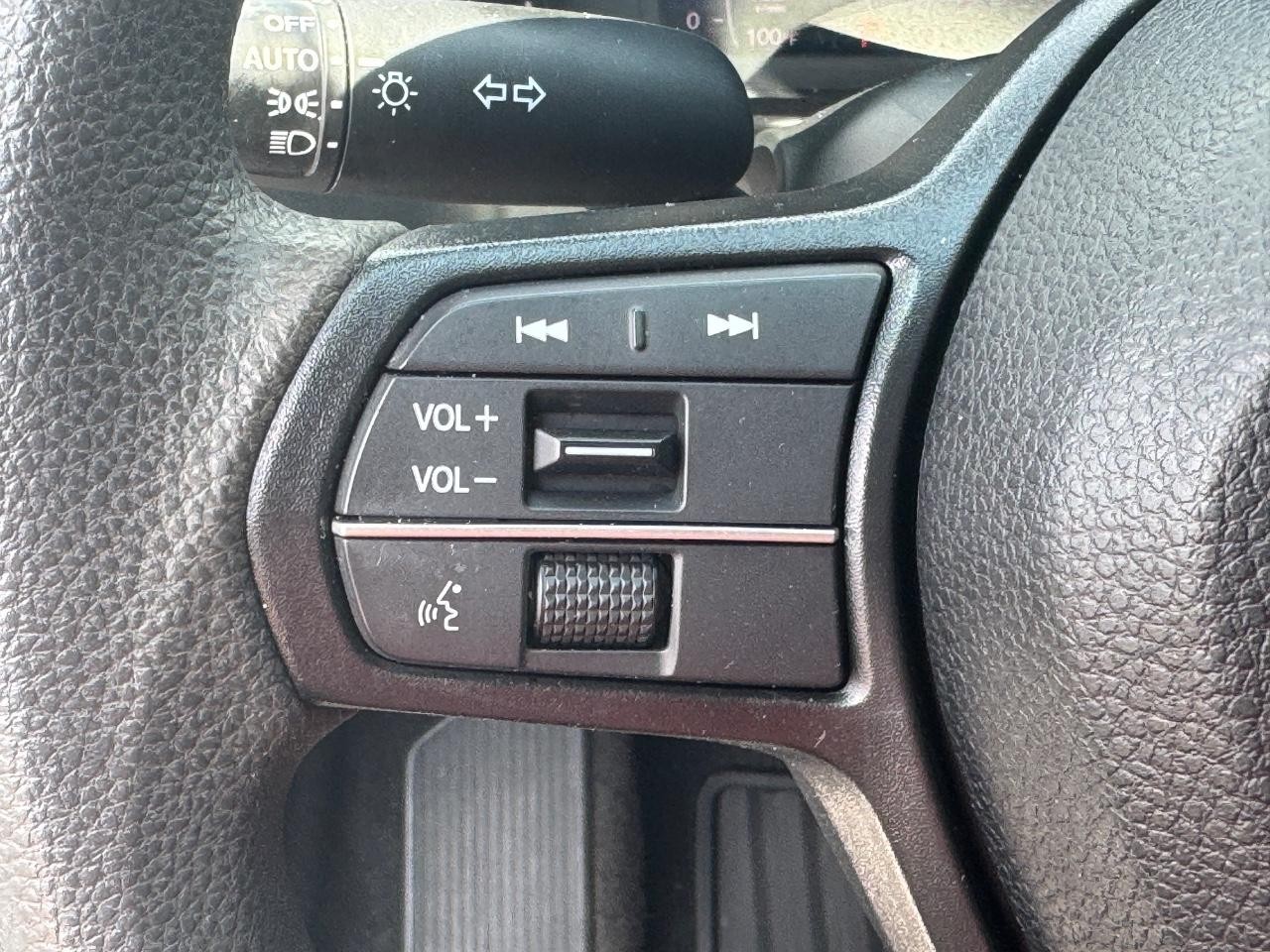 Honda Accord Sedan Vehicle Full-screen Gallery Image 21