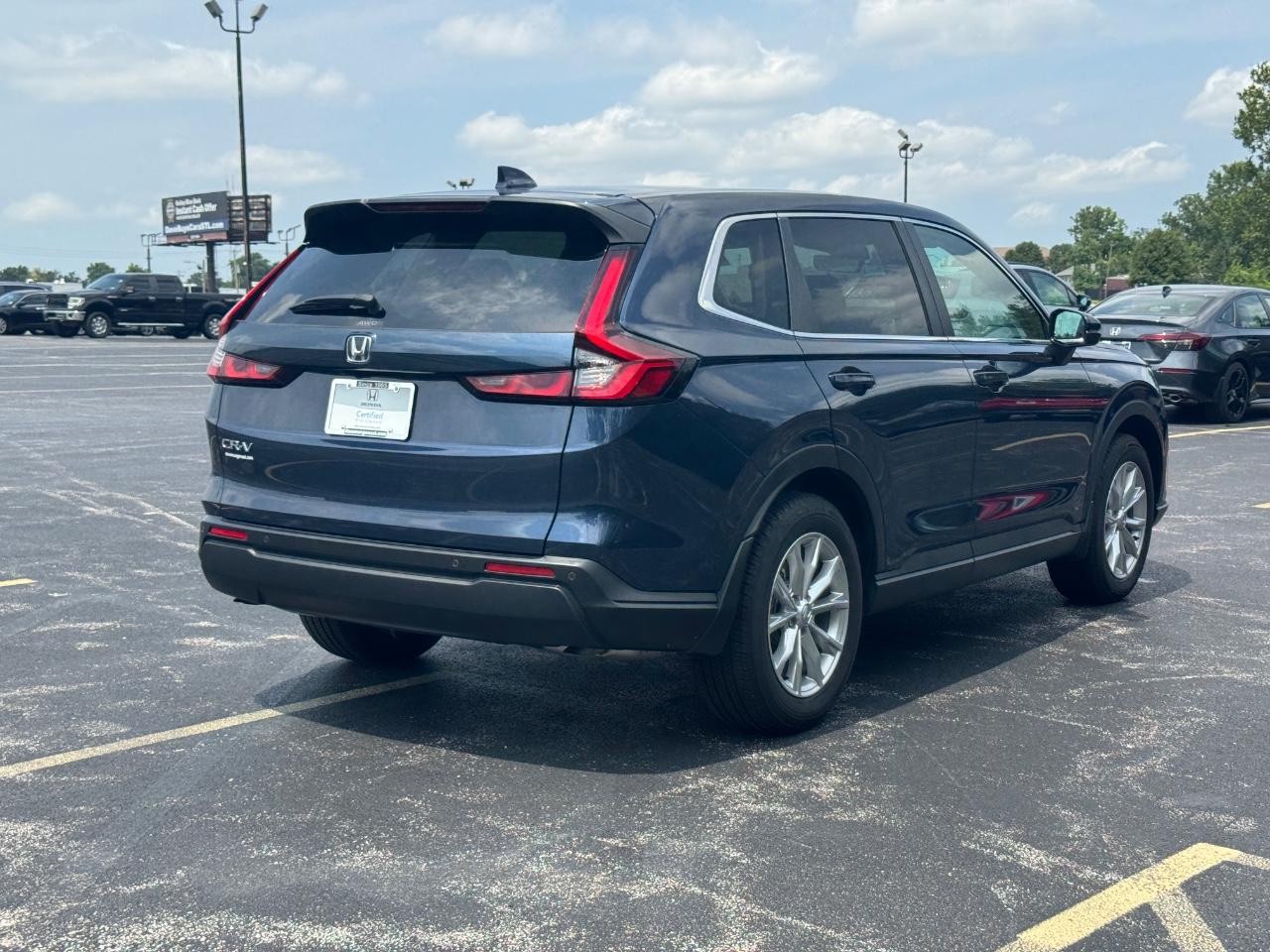 Honda CR-V Vehicle Full-screen Gallery Image 04