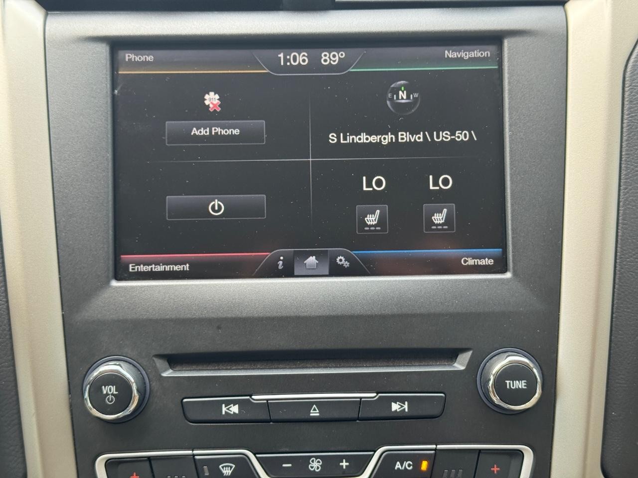 Ford Fusion Vehicle Full-screen Gallery Image 14
