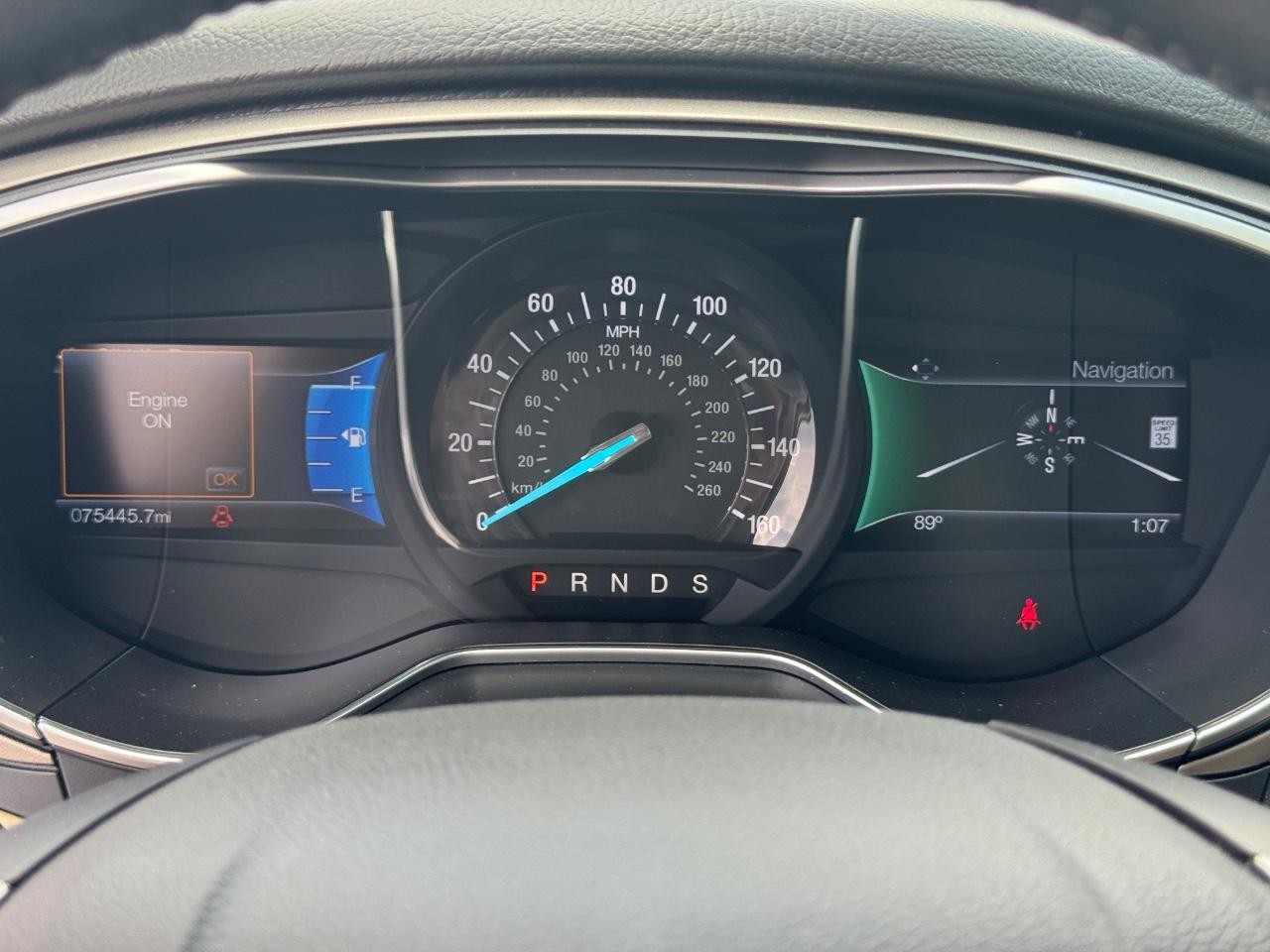 Ford Fusion Vehicle Full-screen Gallery Image 21