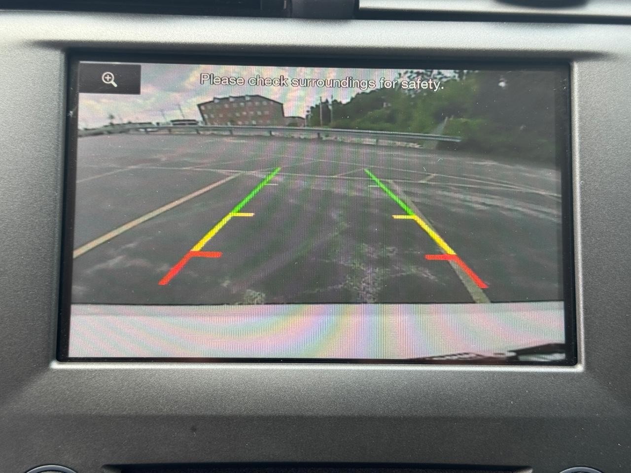 Ford Fusion Vehicle Full-screen Gallery Image 25