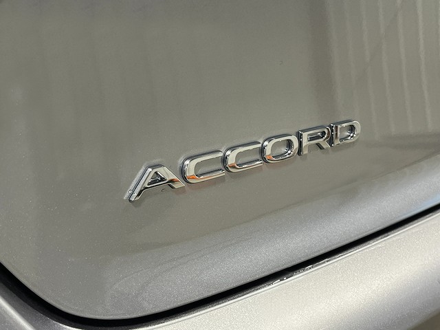 Honda Accord Sedan Vehicle Full-screen Gallery Image 07