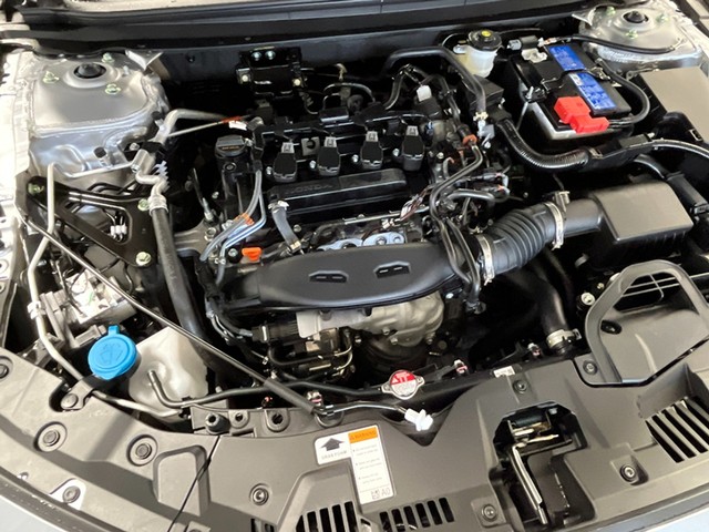 Honda Accord Sedan Vehicle Full-screen Gallery Image 12