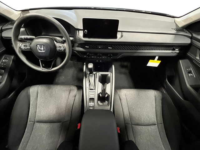 Honda Accord Sedan Vehicle Full-screen Gallery Image 16