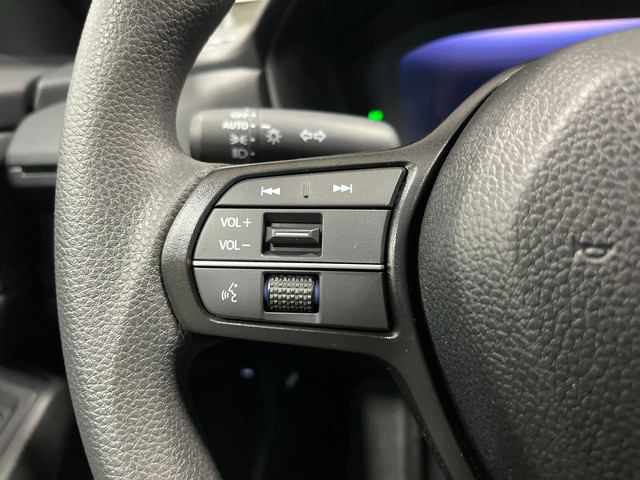 Honda Accord Sedan Vehicle Full-screen Gallery Image 18
