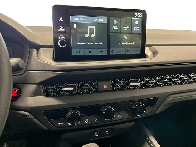 Honda Accord Sedan Vehicle Full-screen Gallery Image 20