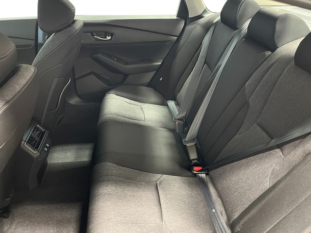 Honda Accord Sedan Vehicle Full-screen Gallery Image 25